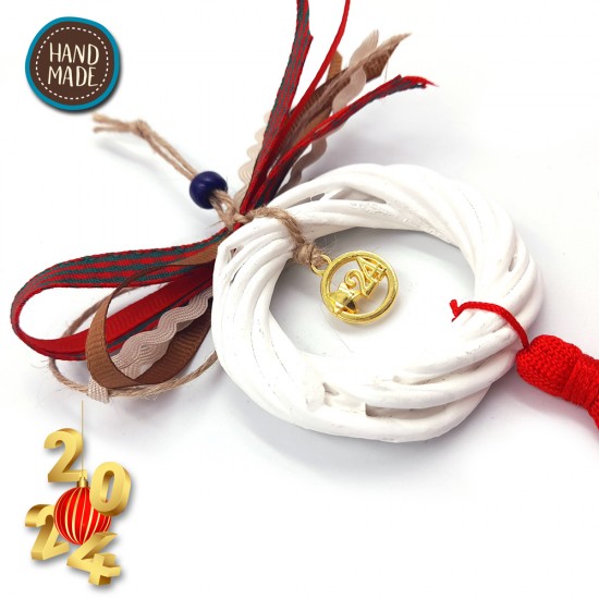 WOODEN KNITTED WREATH LUCKY CHARM 2023 WHITE
