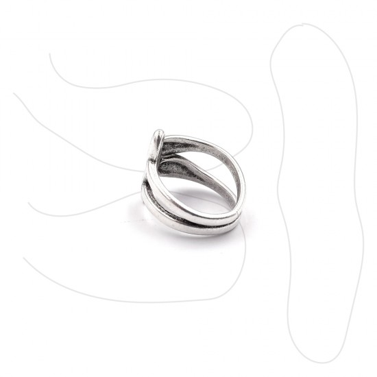 RING WITH PATTERN OF IREEGULAR LINES SILVER PLATED