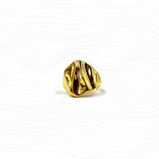 RING WITH WAVE EFFECT GOLD PLATED